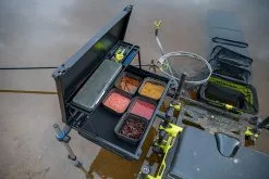 Matrix Fishing Pro Feeder Tray Included 2 Legs -Exporteren Visser Gear Winkel matrix fishing pro feeder tray included 2 legs 1